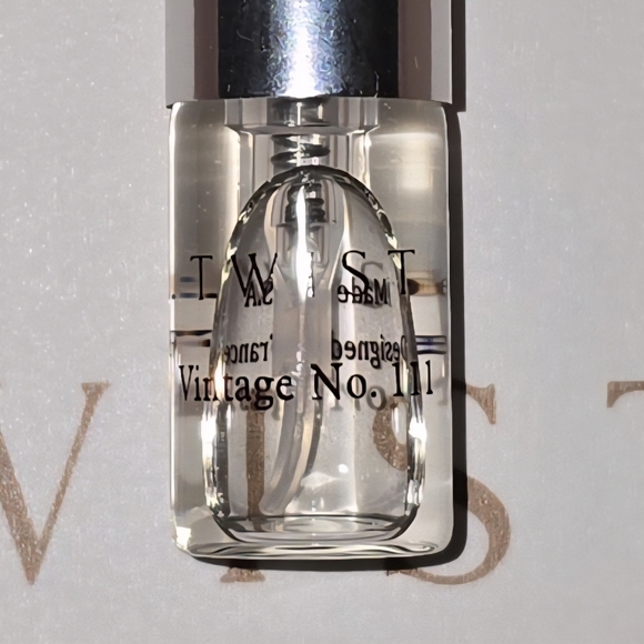 TWIST Bang Bang No. 91 and Travel Size Vintage No. 111 Eau De Parfum - Picture 5 of 5